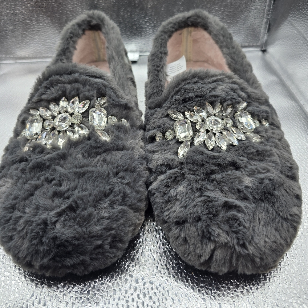 Free people elegant plush gray Faux Fur Women's Slippers size 8  ladies